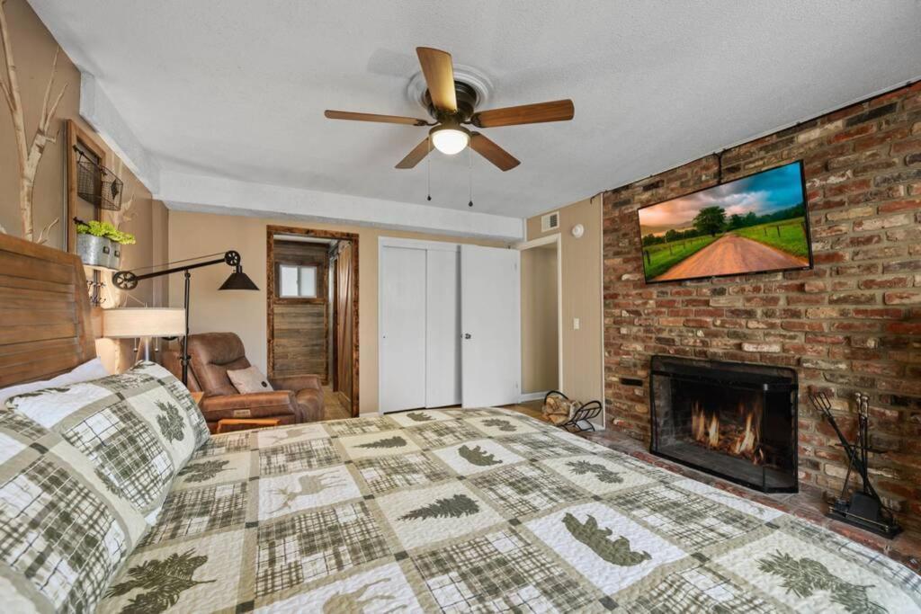 Happy Trails - Cobbly Nob Resort Home Gatlinburg Ngoại thất bức ảnh